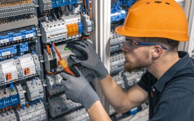Jakie certyfikaty i uprawnienia są niezbędne w przypadku usług elektrycznych? Poradnik świadomego klienta